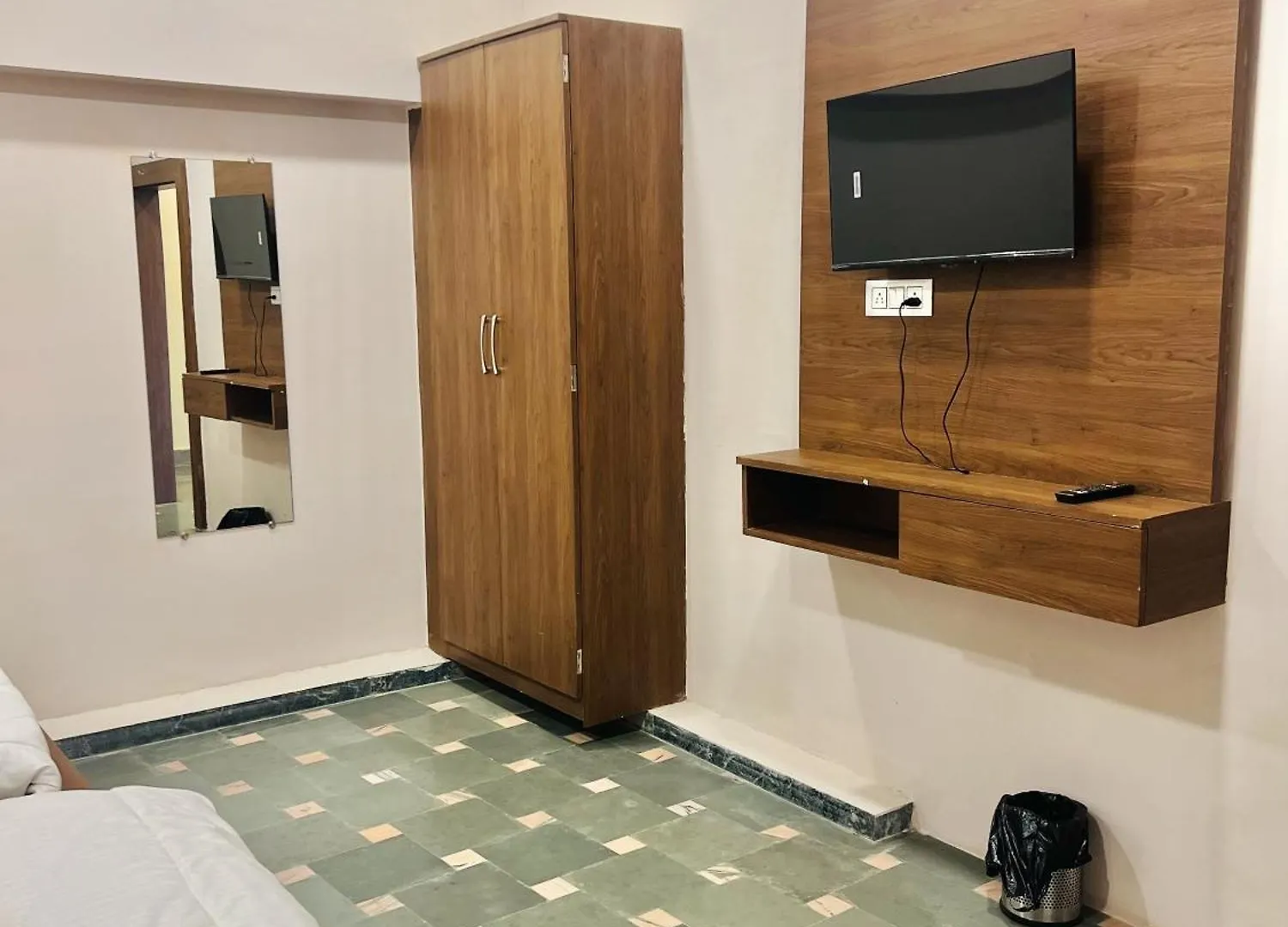 Char Dham Palace Varanasi Hotel